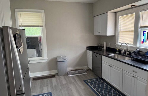 Michigan City House | Lovely 2-bedroom house with AC in Michigan City