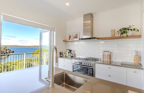 Lake Tarawera House | Boat Shed Bay - Stunning Lake Tarawera Views