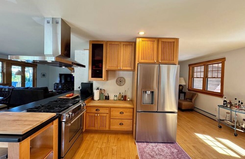 Waldoboro House | Spruce Ledge - mid-coast Maine. ocean views w deep water access. sauna. retreat.