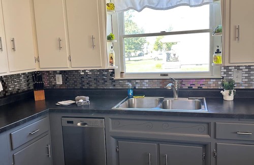 Conneaut House | Hanks Harbor, 1/4 mile from Marina and Beach