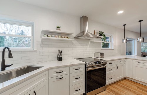Whittier Heights House | Modern Retreat in a Newly Renovated Ballard Craftsman - Near Shops, Cafes, Parks