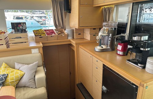Historic District Boat Rental | 3-bedroom boat in amazing Annapolis with AC