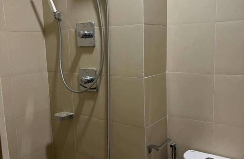 Barangay 76 Apartment | Apartment Hotels nearest walking Distance MOA, Airport,PICC,ASEAN,SMX