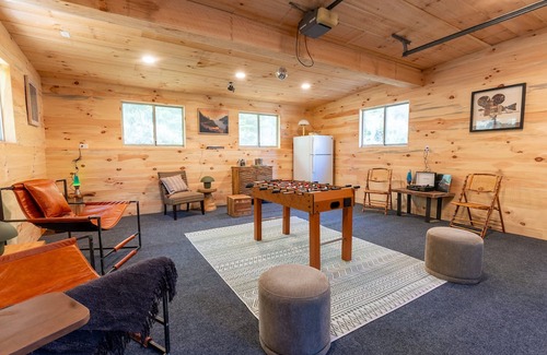 Madison House | Vintage-Inspired Luxury Retreat w/Hot Tub, Sauna & 1970s Garage Hangout