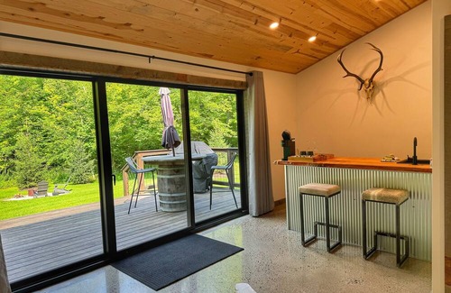 Madison Cabin | Cozy Woodside Cabins w/Hot Tub, Private Deck & Scenic Trails in Wine Country