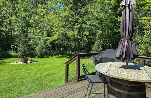 Madison Cabin | Cozy Woodside Cabins w/Hot Tub, Private Deck & Scenic Trails in Wine Country