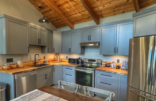 Madison Ski Chalet | Lakeside Chalet w/Private Deck, Wood Stove & Scenic Trails in Ohio Wine Country