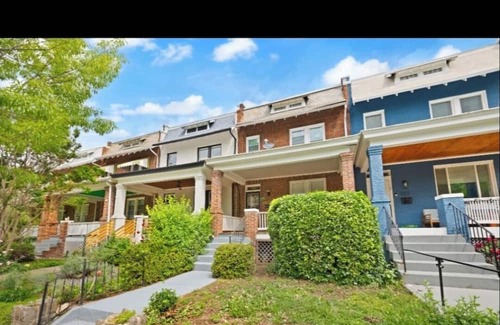 Petworth House | Roomy three bedroom house in NW Washington DC. Open space concept, pretty