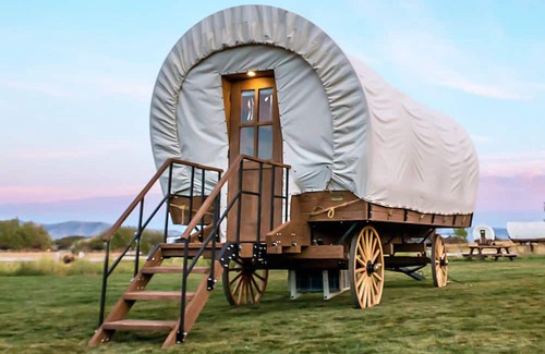 Moreland Cabin | Conestoga Wagon Retreat