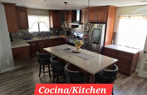 Palmdale House | Spacious 4-bedroom house in wonderful Palmdale with AC