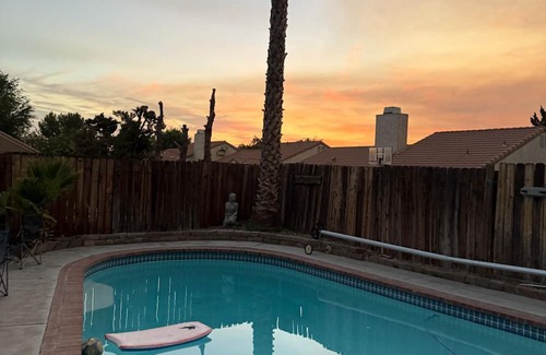 Palmdale House | Spacious 4-bedroom house in wonderful Palmdale with AC