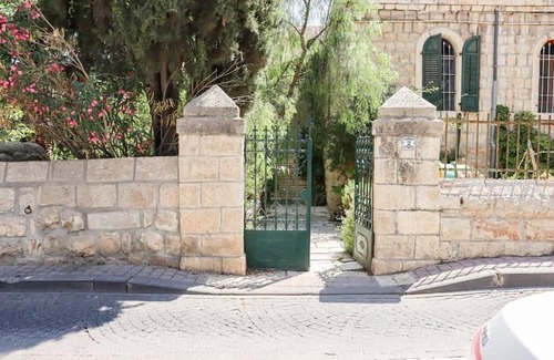 Mamilla House | 3-bedroom Oasis in Jerusalem with Outdoor Space