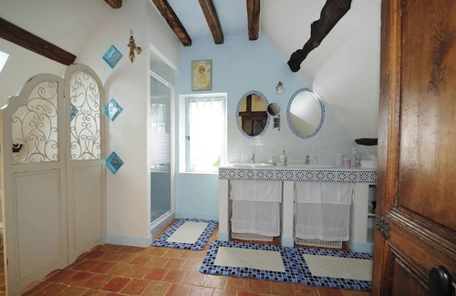 Saint-Germain-des-Grois Bed & Breakfast | Lovely Perche house with tastefully furnished interior. Cosy bedrooms.