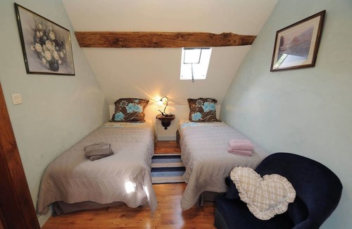 Saint-Germain-des-Grois Bed & Breakfast | Lovely Perche house with tastefully furnished interior. Cosy bedrooms.