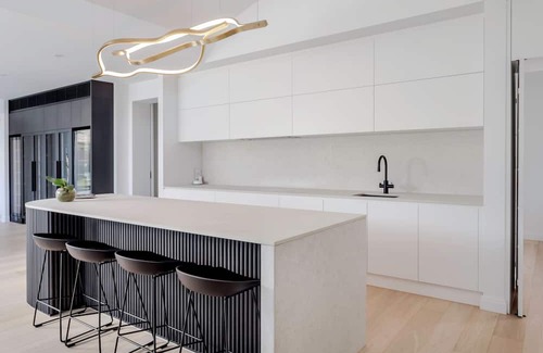 Hyde Park House | The Estate - Luxury Pool Escape, Sleeps 10
