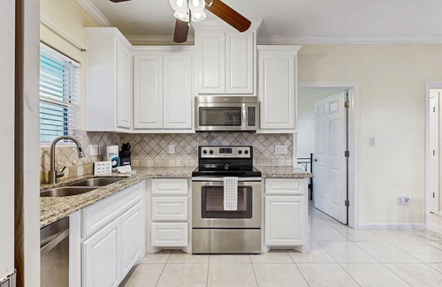 Port Bolivar House | Gilchrist 3BR | Hot Tub, Boat Ramp & Canal/Bay/Beach Views!