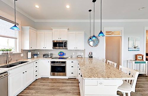 Galveston House | Laguna Beach 2BR | Waterfront Views, Two Living Areas & Grill