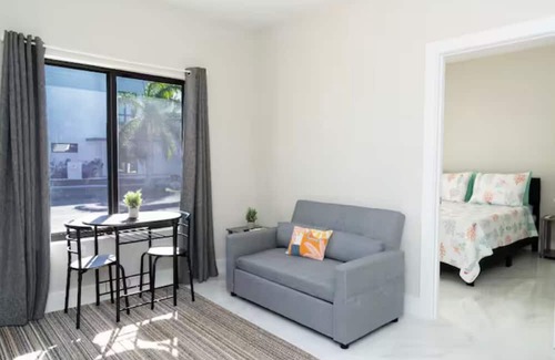 Newlands Apartment | Charming 1-bedroom apartment in enchanting Savannah, Cayman Islands