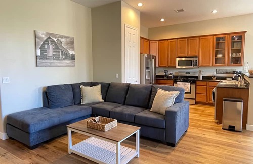 Granville House | Cozy 2-bedroom house in charming Prescott Valley with AC