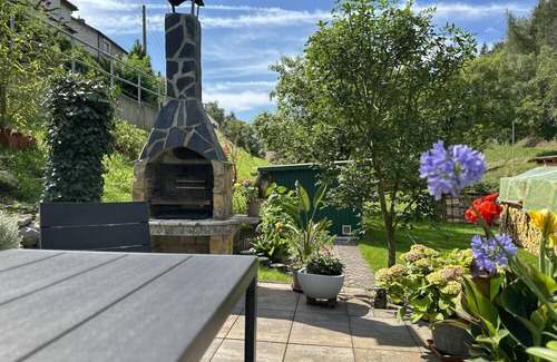 Schleusegrund House | Holiday home with balcony & garden Thuringia