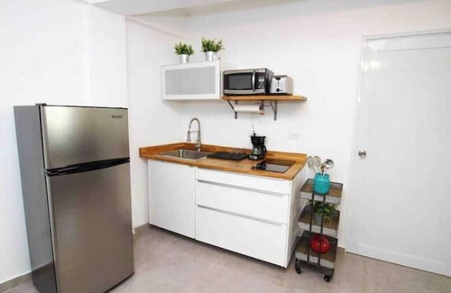 Carcel Apartment | 2.1 Apt with Generator for 6, near restaurants