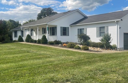 Litchfield House | Charming 3-bedroom house in the country.