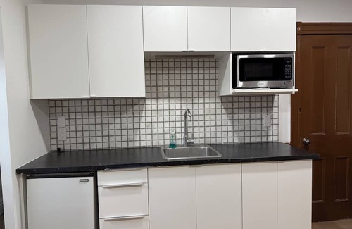 Guelph Apartment | Close to Downtown/university of Guelph Residence room 3