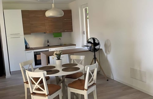 Civenna Apartment | Lake and Mountain Holiday House