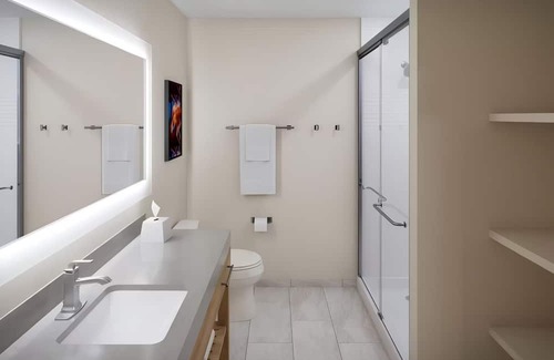 Macomb Hotel | Tranquil Suite Ideal for Extended Stays Macomb Attractions - Pet Friendly!