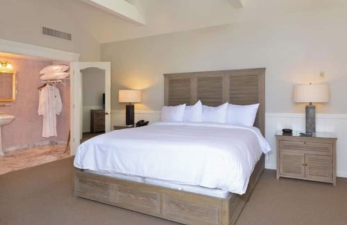 Santa Rosa Hotel | Indulge in a Two Refined Junior Suite Near Fine Dining + Santa Rosa Shops