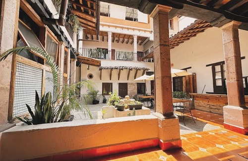 Santa Maria Ahuacatlan Apartment | Hotel Room, one block from the Lake centr 3