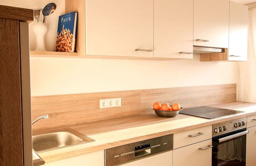 Siegsdorf Apartment | Apartment 'Hunde Willkommen' with Mountain View, Private Terrace and Wi-Fi