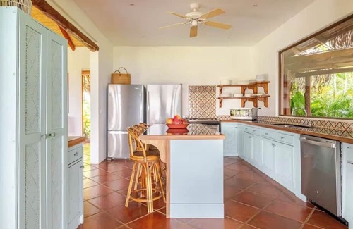 Islita House | Walk to the beach from 4 bedroom house w/ salt water infinity pool.