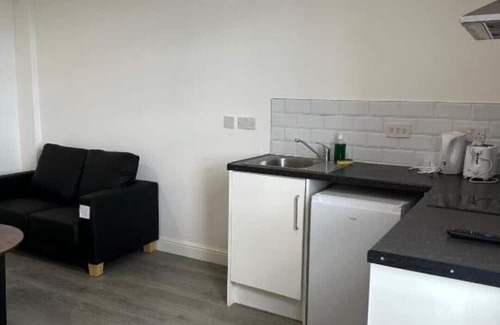 Scunthorpe Apartment | Train Station Aparthotel - Free Wifi, Free Parking Two-Bedroom Apartment