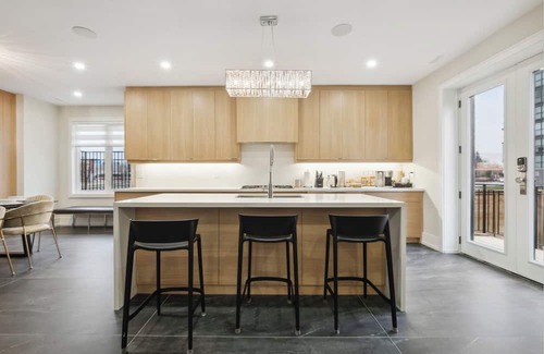 North York House | Luxury 4 Bedroom Retreat Steps to Yorkdale Mall