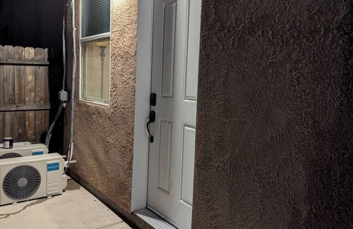 Clovis Apartment | Charming studio in quaint Clovis with AC