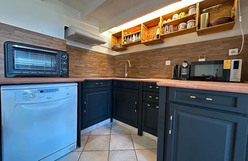 Saint-Capraise-de-Lalinde House | Apartment 'Capraisien' with Shared Garden and Wi-Fi