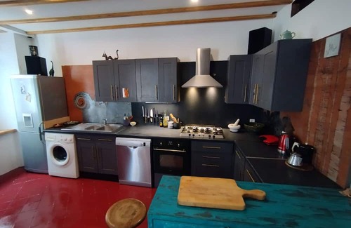 Durfort-et-Saint-Martin-de-Sossenac Apartment | Charming apartment in the heart of the medieval village