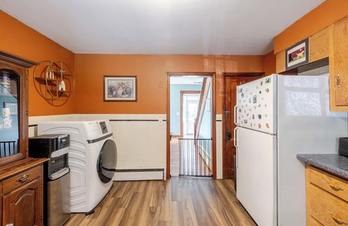 Glendale House | Cozy Riverfront Escape in Great Barrington - "Whiskers on the Water"