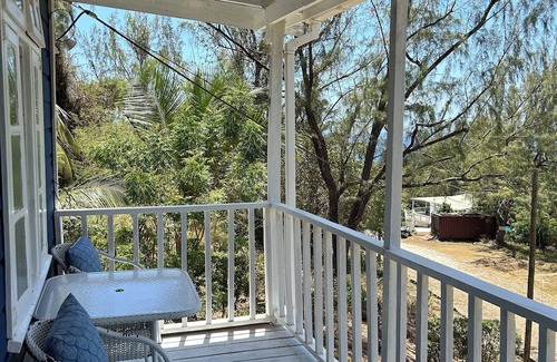 Springfield House | Charming 2-bedroom house in delightful Saint Joseph with AC bedrooms only