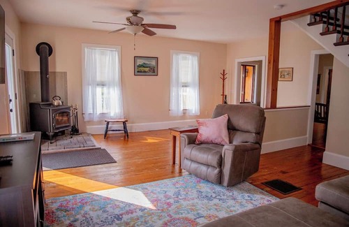Canton Other | Willow View - 4-bedroom renovated Farmhouse surrounded by nature
