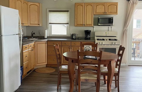 Alton Bay Cottage | Charming 1 bedroom Lakefront Cottage