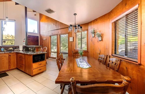 Yosemite Forks House | Nature's Embrace