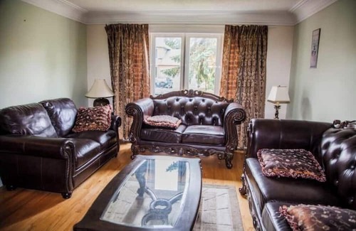 Aylmer Apartment | Beautiful & Spacious home