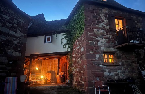 Collonges-la-Rouge House | Nostal'gîte in Collonges-la-Rouge. Pets welcome!