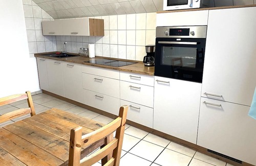 Nieder Mockstadt Apartment | Mi Casita: 1-room apartment with three single beds, 2min to the highway