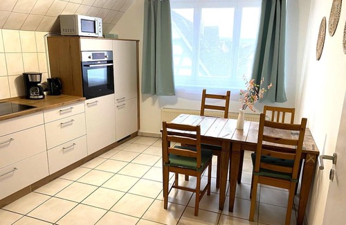 Nieder Mockstadt Apartment | Mi Casita: 1-room apartment with three single beds, 2min to the highway