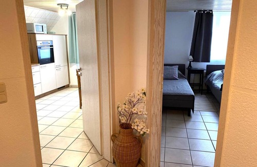 Nieder Mockstadt Apartment | Mi Casita: 1-room apartment with three single beds, 2min to the highway