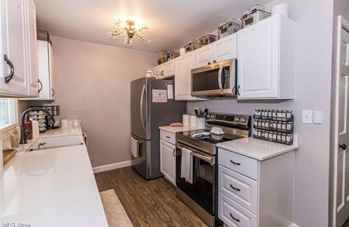 Akron House | Traveling professionals towpath paradise Quaint pet friendly 3 bd home in Akron