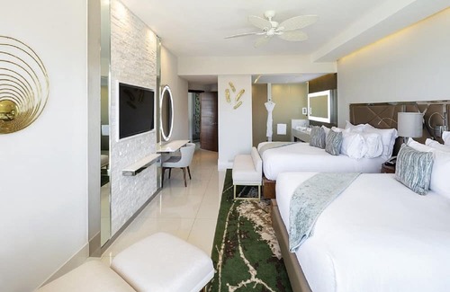 Cabo San Lucas Resort | Premier 3-Bedroom Oceanfront Residence – Garza Blanca Cabo